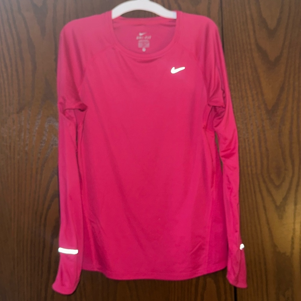 Long sleeve athletic top